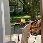 شقة Cozy Apple Garden With Terrace