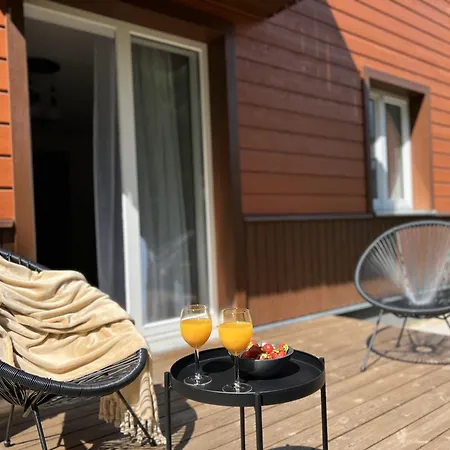 Cozy Apple Garden With Terrace شقة